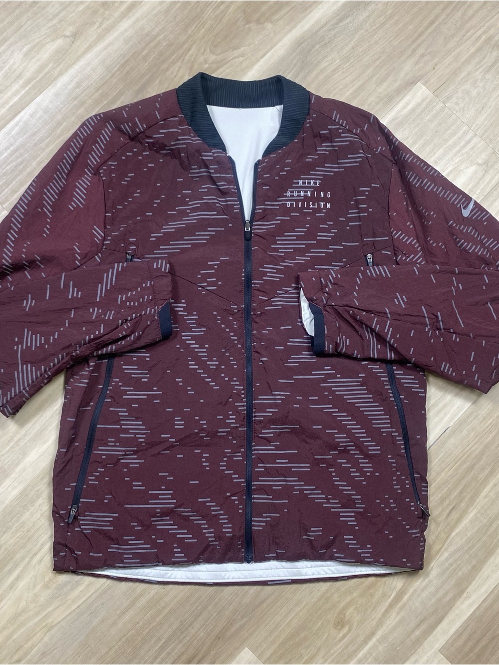 Nike Running Division Jacket Mens Full Zip Maroon Burgundy Dash